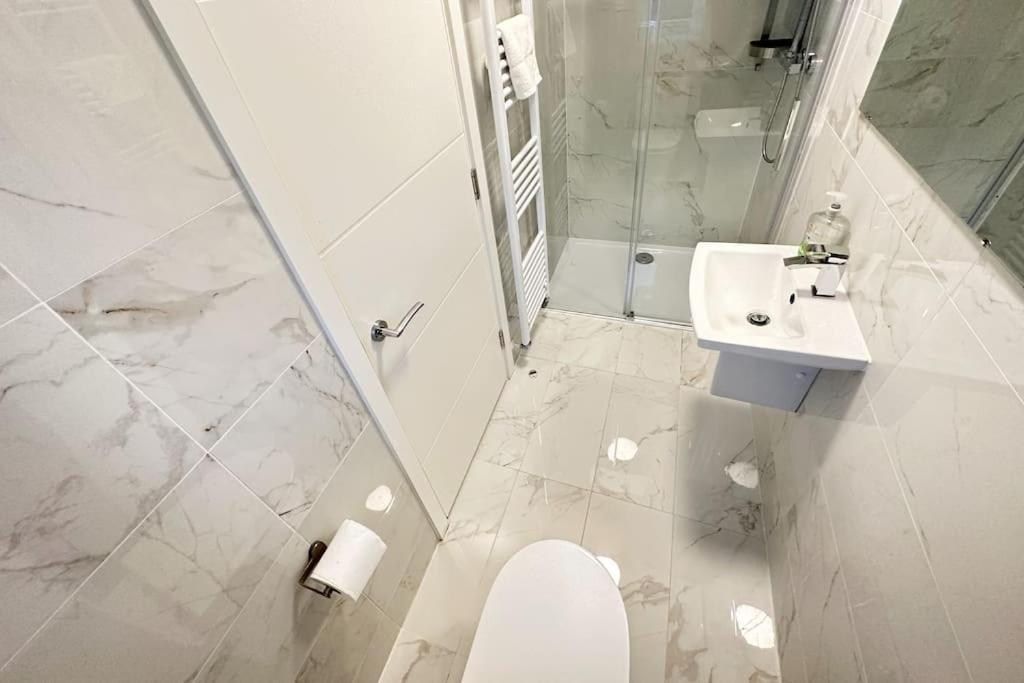 Paradigm House, Delightful 2-Bedroom Flat 4, Oxford Extérieur photo